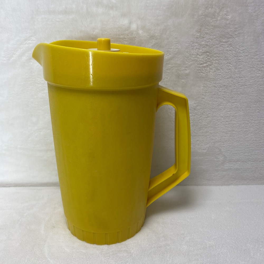 VTG Tupperware Harvest Yellow Pitcher Push Button Lid **See, Read